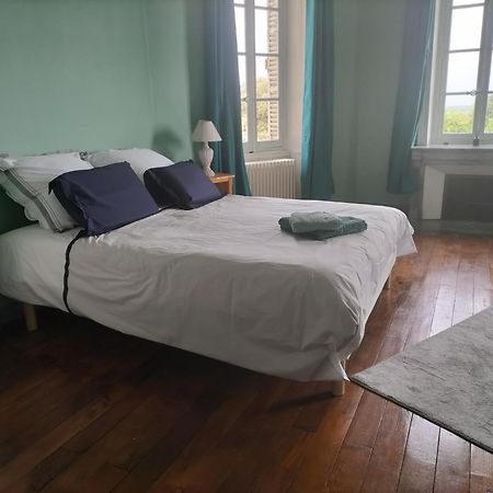 Chateau Le Puybelliard Bed and Breakfast Chantonnay Exteriör bild
