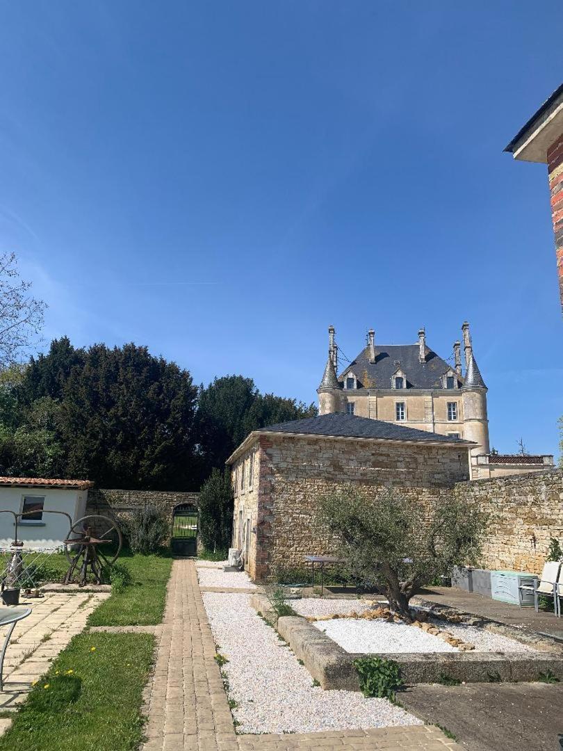 Chateau Le Puybelliard Bed and Breakfast Chantonnay Exteriör bild