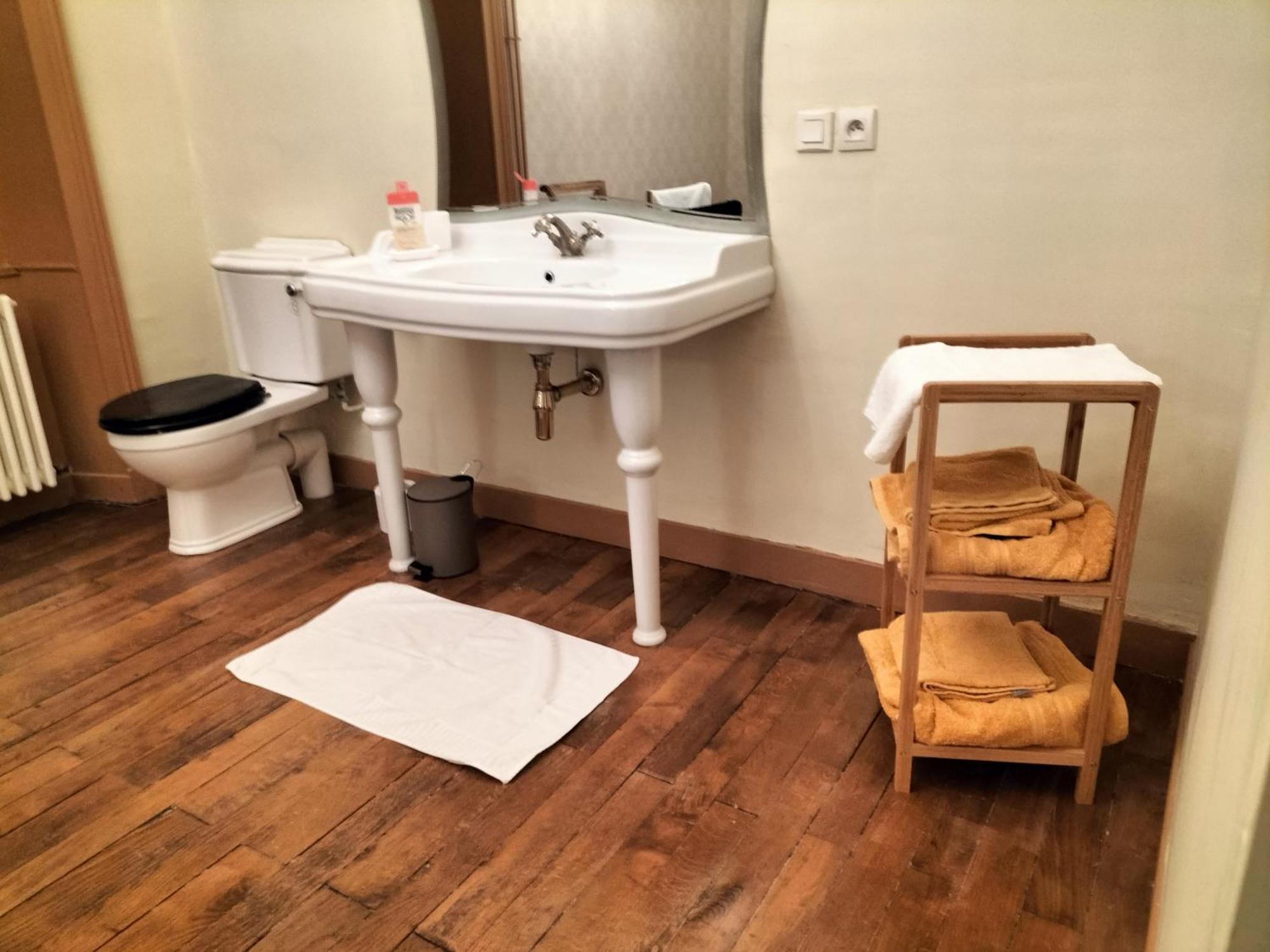Chateau Le Puybelliard Bed and Breakfast Chantonnay Exteriör bild