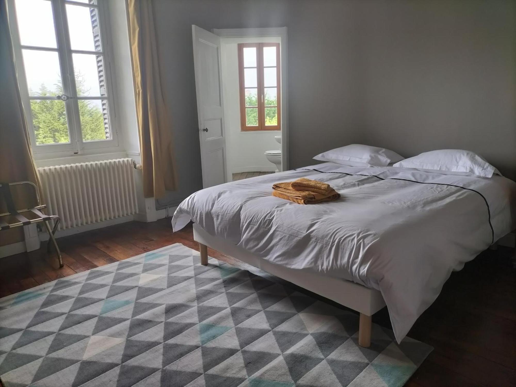 Chateau Le Puybelliard Bed and Breakfast Chantonnay Exteriör bild
