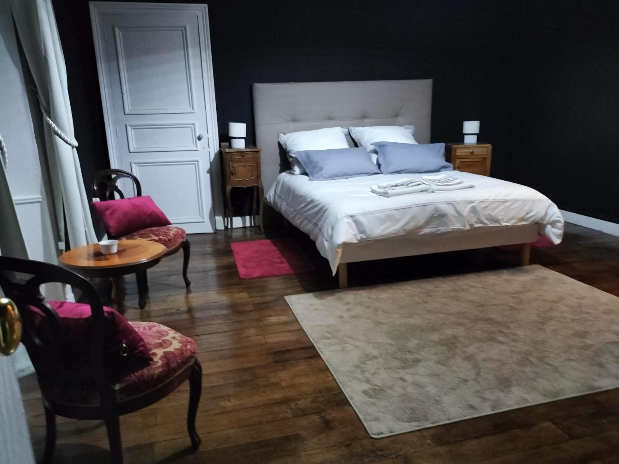 Chateau Le Puybelliard Bed and Breakfast Chantonnay Exteriör bild